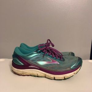 BROOKS TRANSCEND 3 WOMENS RUNNING SNEAKERS SIZE 7